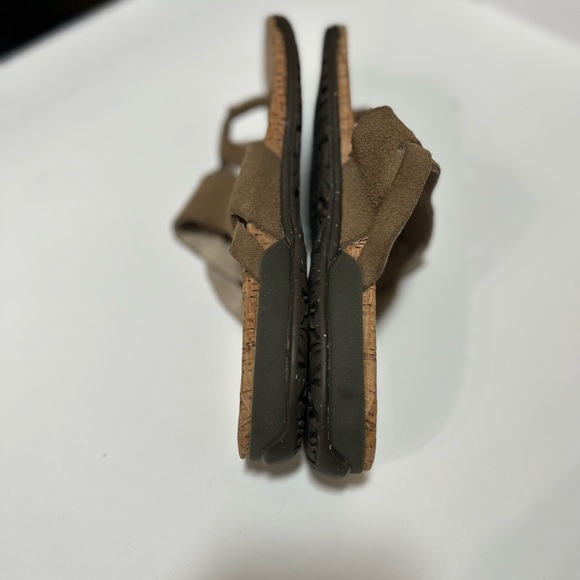 Tara M. "Etta" Suede Leather Thong Sandals - Picture 9 of 10